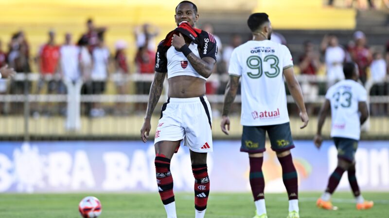 Flamengo interrompe negociação com Bragantino, e Wallace Yan retorna; entenda