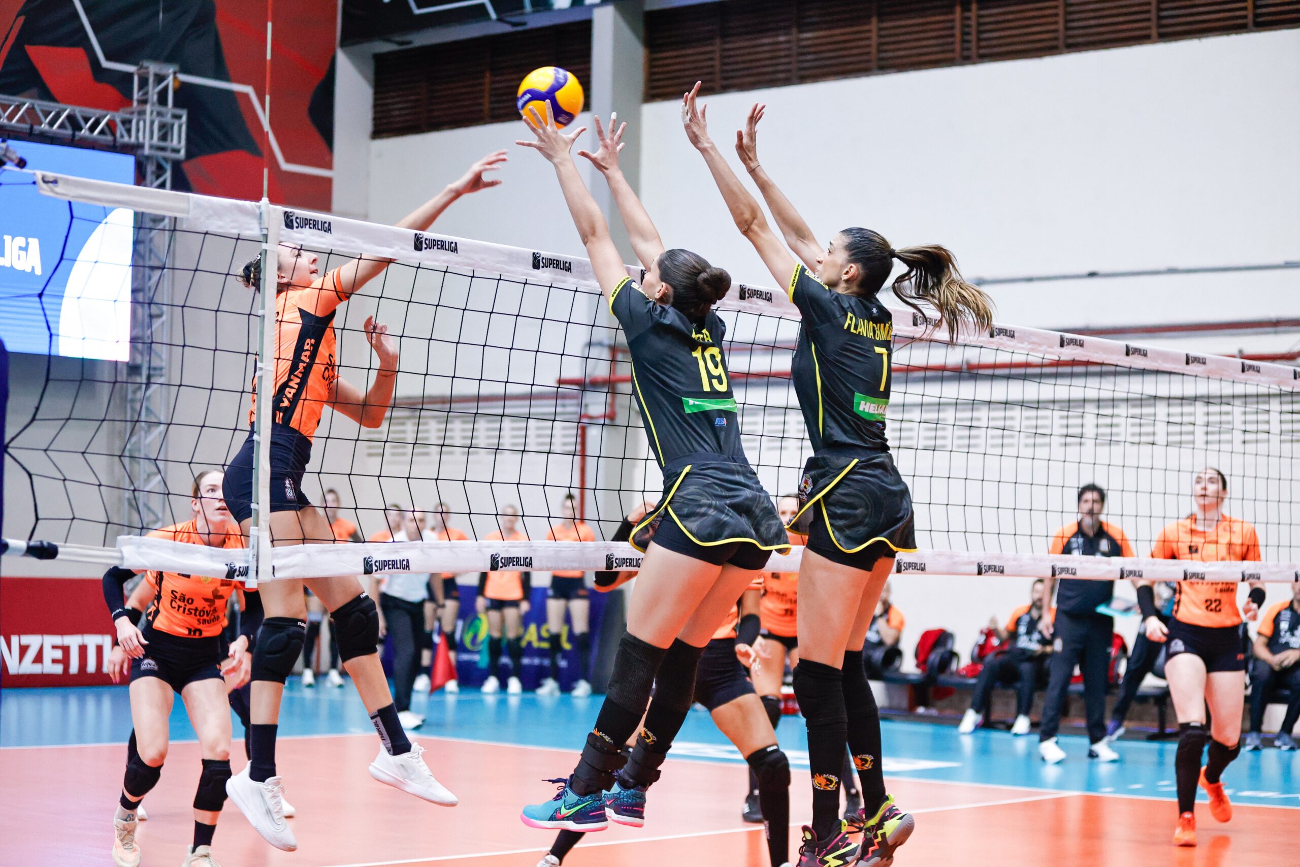 Osasco ganha de virada do lanterna Renasce Sorocaba na Superliga Feminina