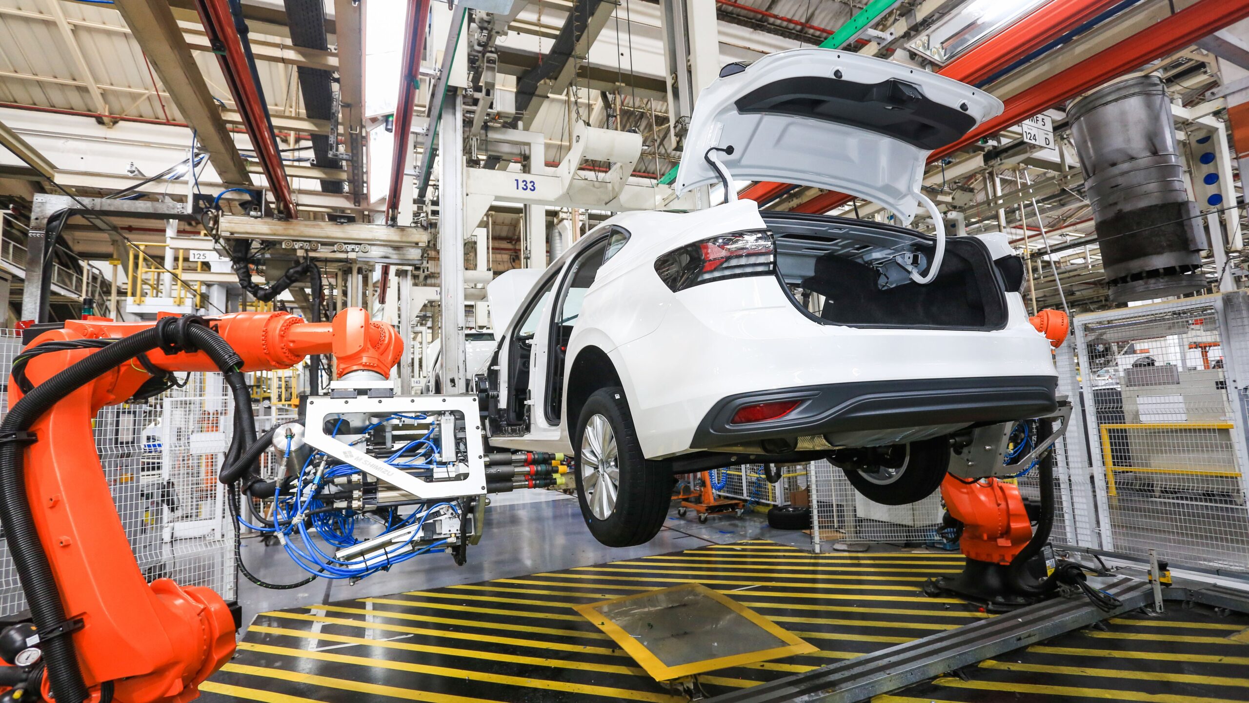 Brasil produz 2,6 milhões de veículos em 2025, alta 3% no ano