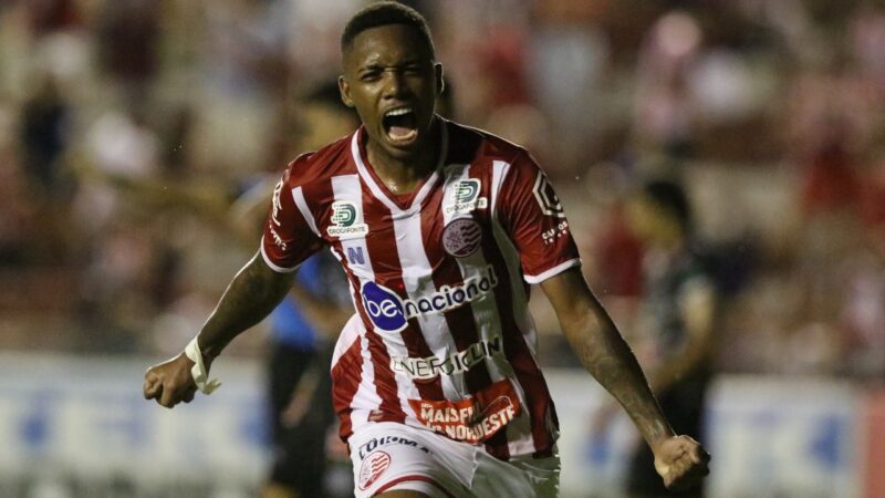 Ponte Preta repatria atacante que estava na Europa e já pode usá-lo no dérbi