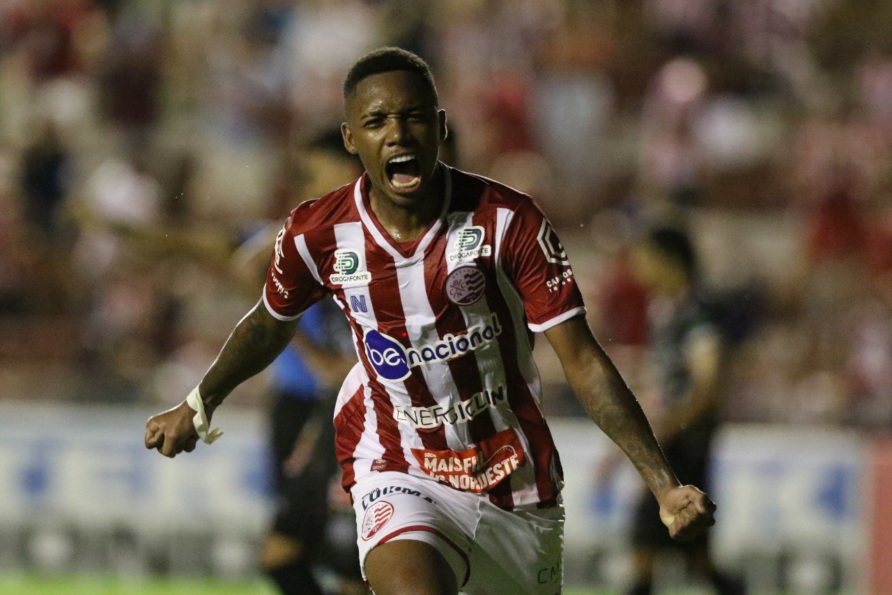 Ponte Preta repatria atacante que estava na Europa e já pode usá-lo no dérbi