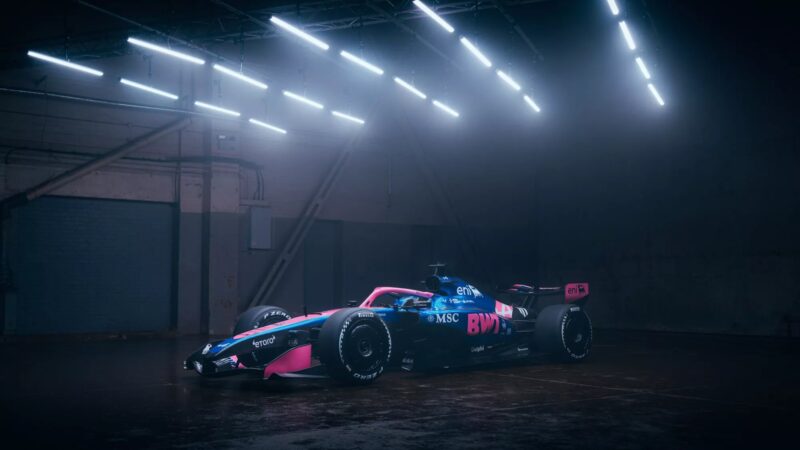 Alpine divulga imagens da pintura do carro da F1 2026
