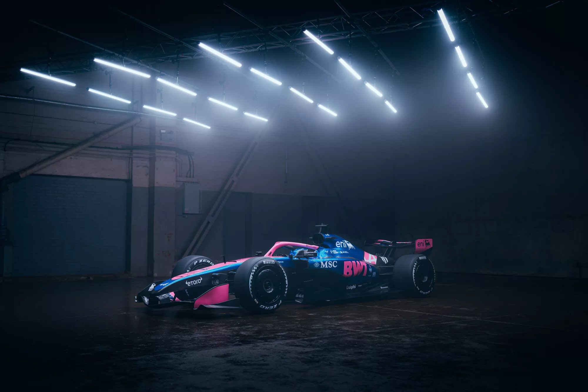 Alpine divulga imagens da pintura do carro da F1 2026