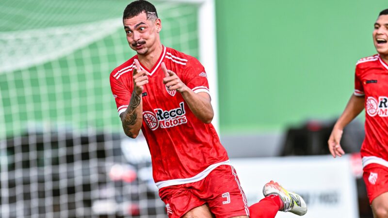 Destaque do Rio Branco-AC celebra vitória e ameniza pressão no fim: “Soubemos suportar”