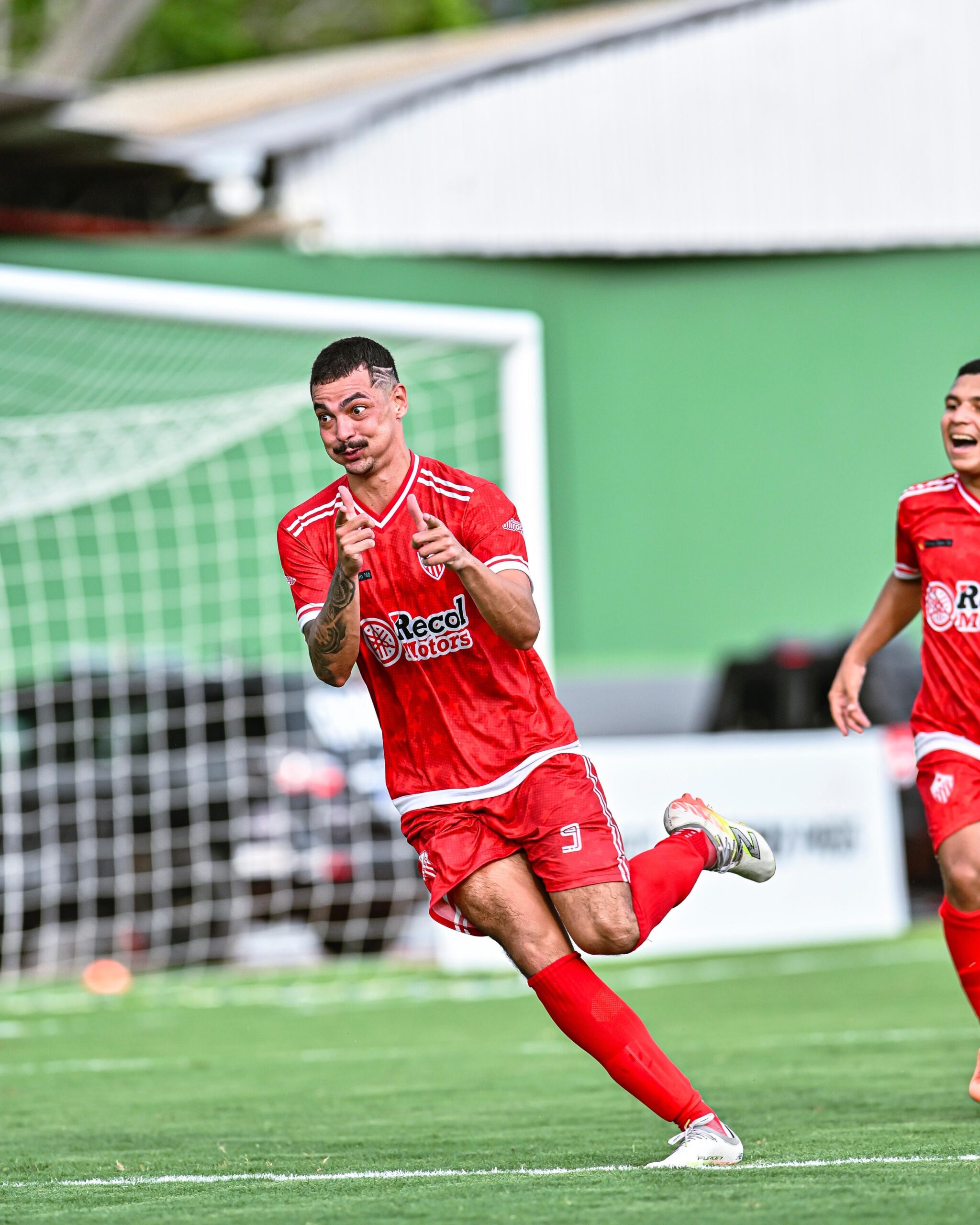 Destaque do Rio Branco-AC celebra vitória e ameniza pressão no fim: “Soubemos suportar”
