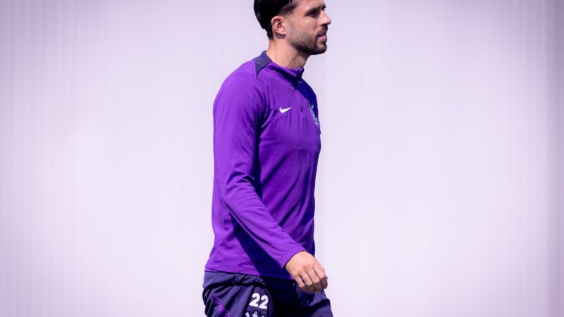 Corinthians oficializa rescisão com Héctor Hernández e projeta economia milionária