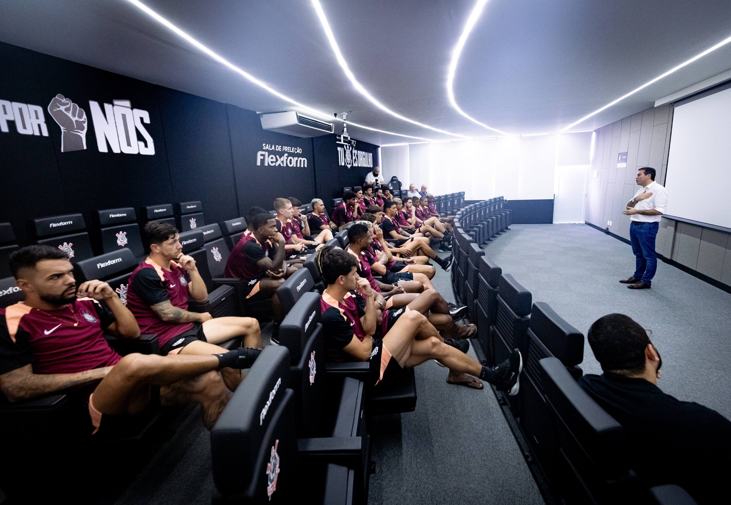 Hugo Souza revela pedido dos capitães do Corinthians a Marcelo Paz: “Prezamos pela verdade”