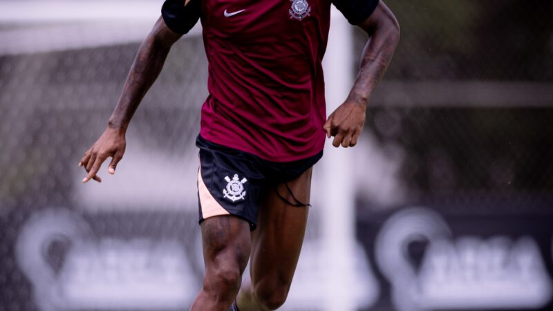 Cacá tem lesão no abdômen, fica fora de treinos e vira desfalque no Corinthians