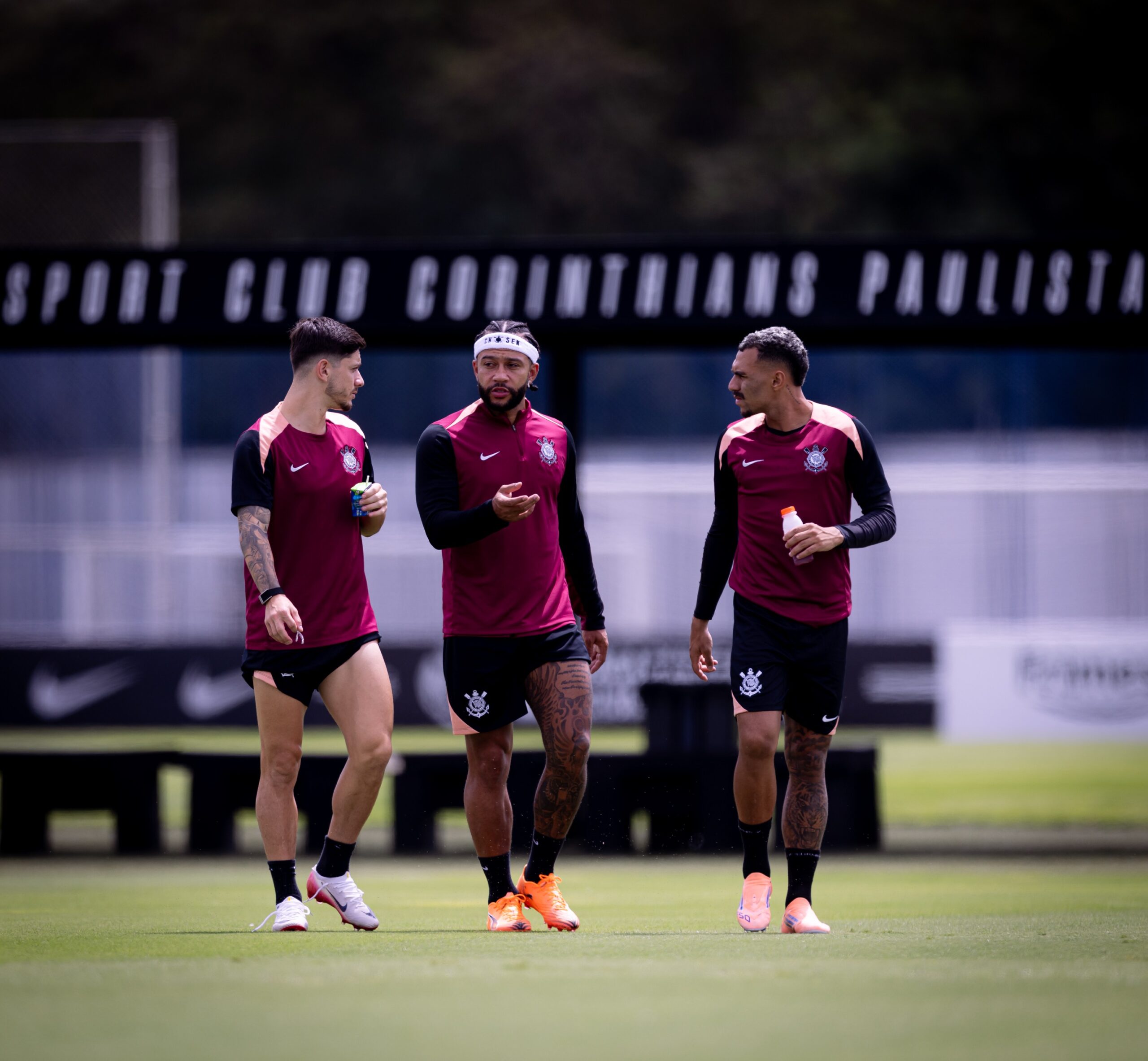 Escalação do Corinthians: Memphis é relacionado para a estreia no Brasileirão; veja a lista de inscritos