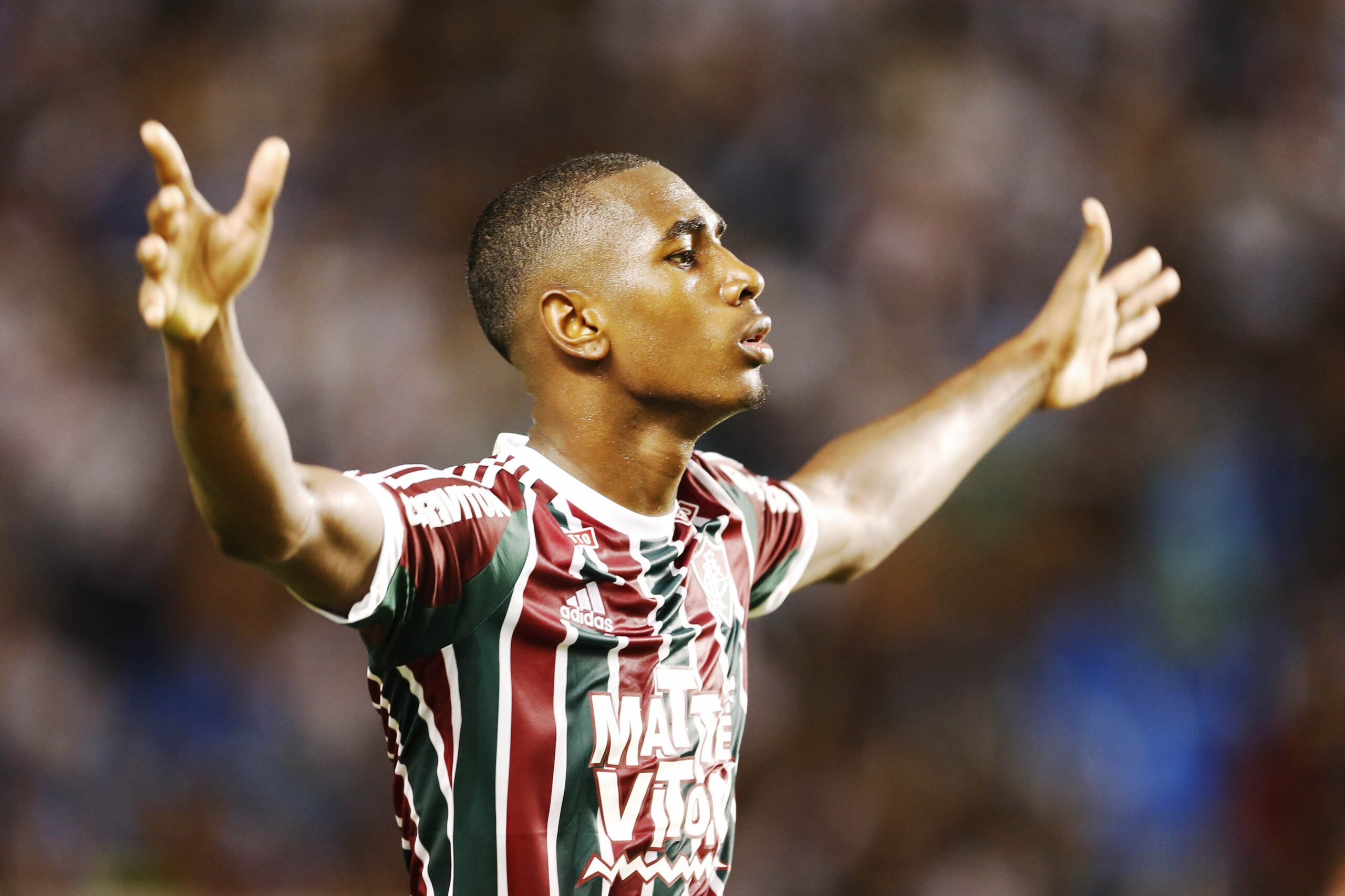 Fluminense lucra R$ 109 milhões com transferências de Gerson desde 2015
