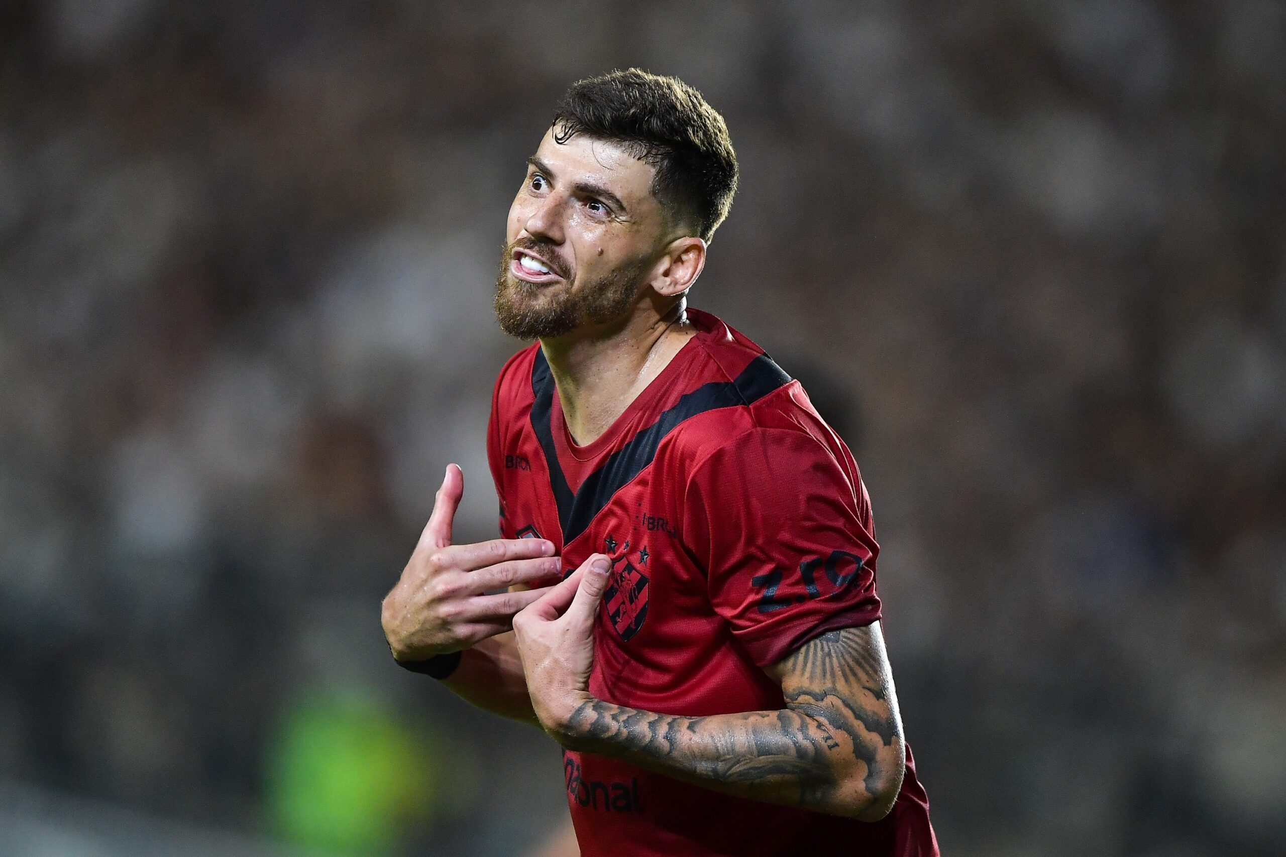 Ponte Preta encaminha a contratação do zagueiro Lucas Cunha, do Bragantino