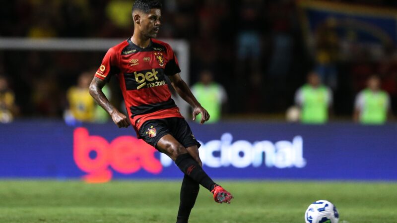 Sport fecha acordo para a saída do lateral-direito Aderlan com redução de passivo