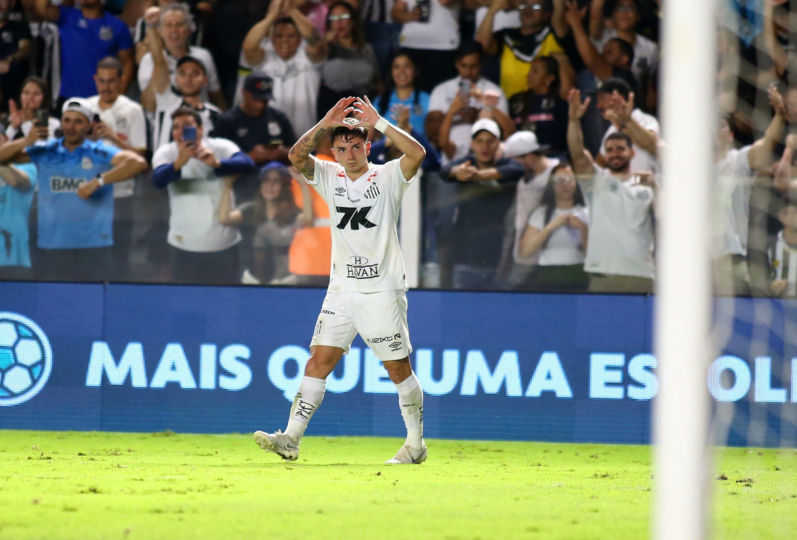 Como clássico contra o Corinthians ajudou Barreal a mudar de patamar no Santos