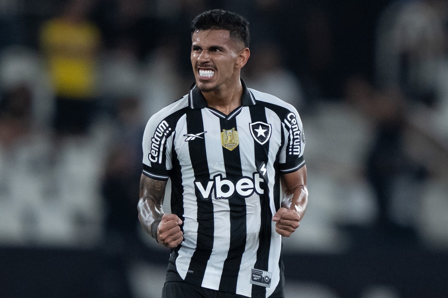 Botafogo acerta venda de David Ricardo ao Dínamo Moscou