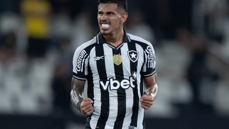 David Ricardo recebe proposta do Dínamo Moscou, e Botafogo ainda aguarda resposta do Torino