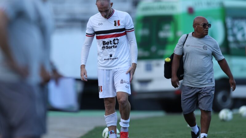Com lesão na coxa, Ianson desfalca Santa Cruz na estreia do Pernambucano