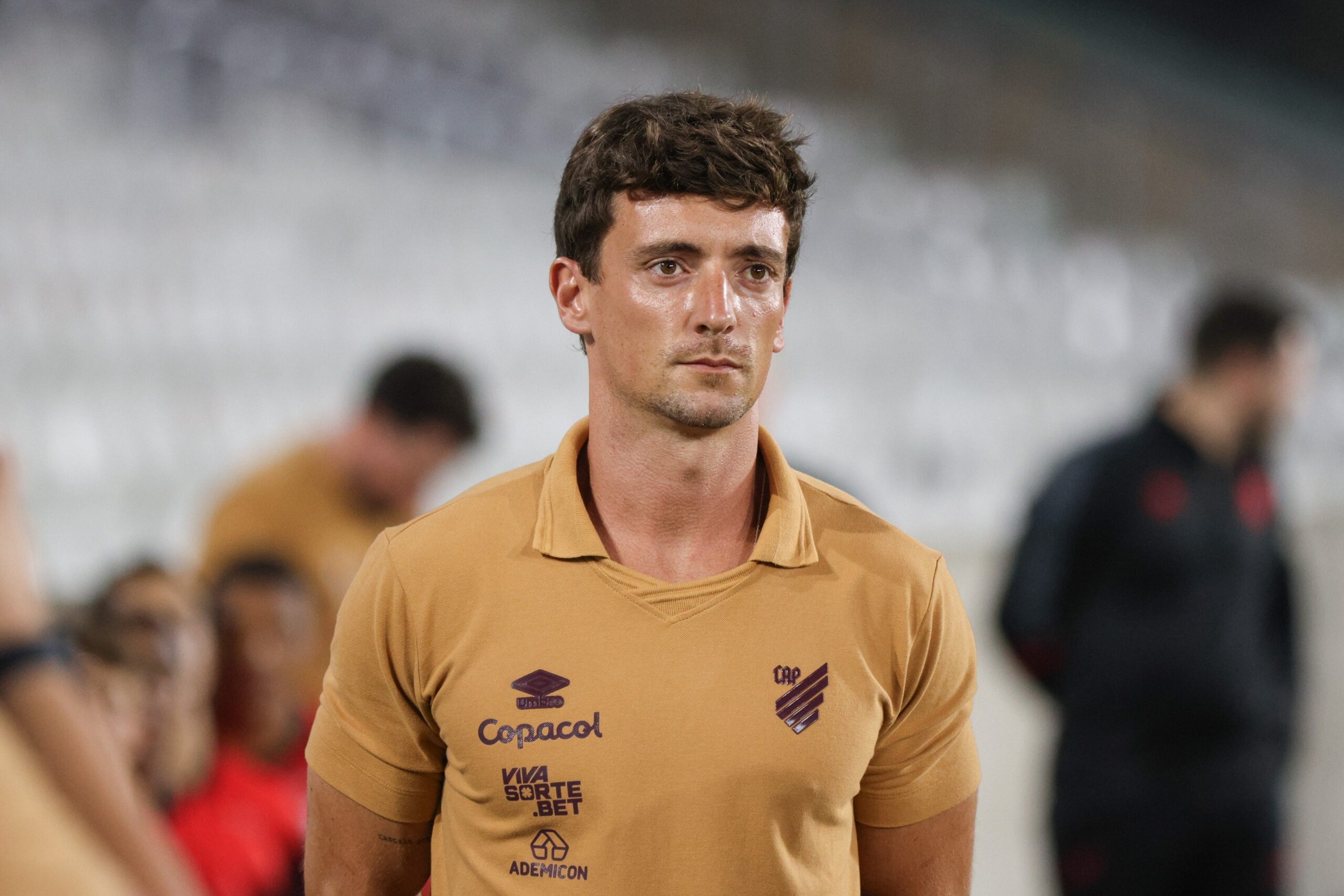 João Correia cita falta de ritmo do Athletico na estreia e enfatiza: “Foco não é o resultado”