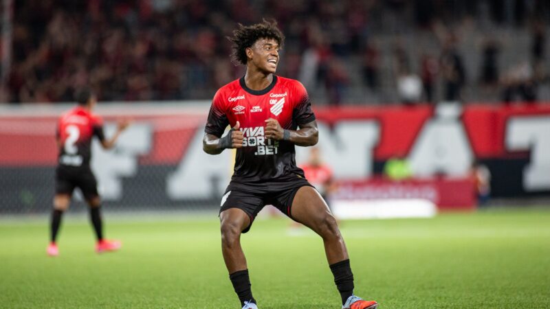 No Athletico, João Correia pede cautela com Bruninho e vê margem de evolução