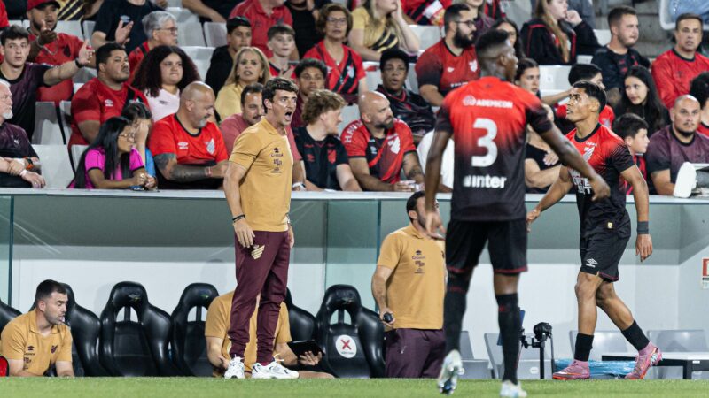 João Correia avalia campanha do Athletico antes de “entregar” para Odair: “Excepcional”