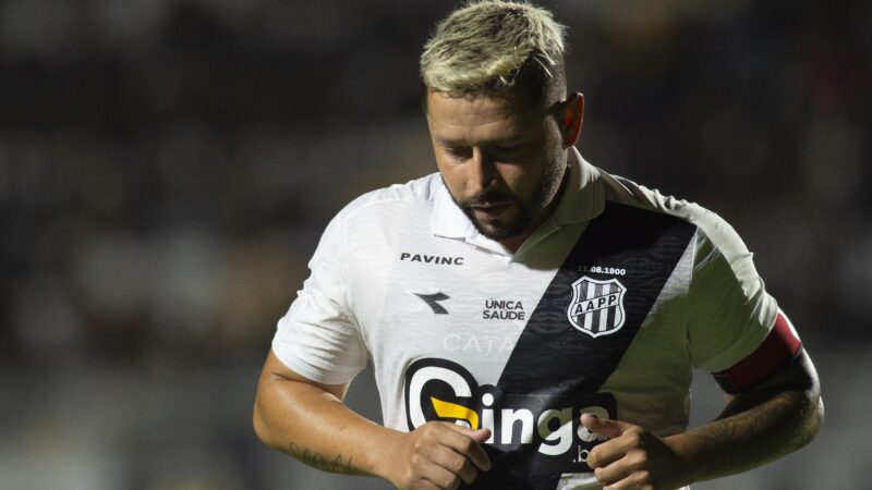 O limite do ídolo: Elvis adota tom de despedida no vestiário da Ponte