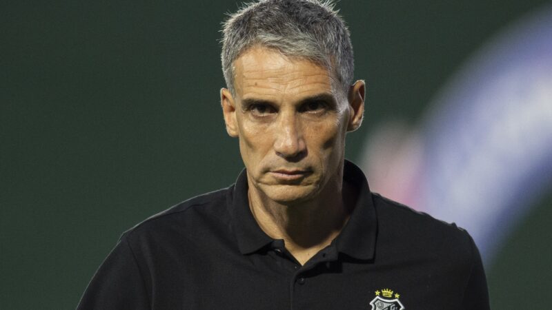 Vojvoda vê “sabor amargo” em empate do Santos e coloca Gabigol como dúvida para clássico