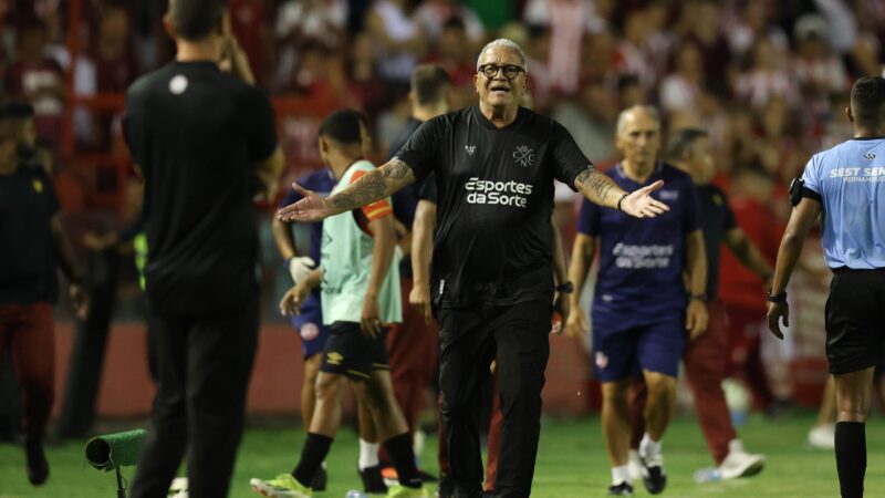 Hélio vê crescimento do Náutico e diz que ainda busca maior intensidade: “Não estou satisfeito”