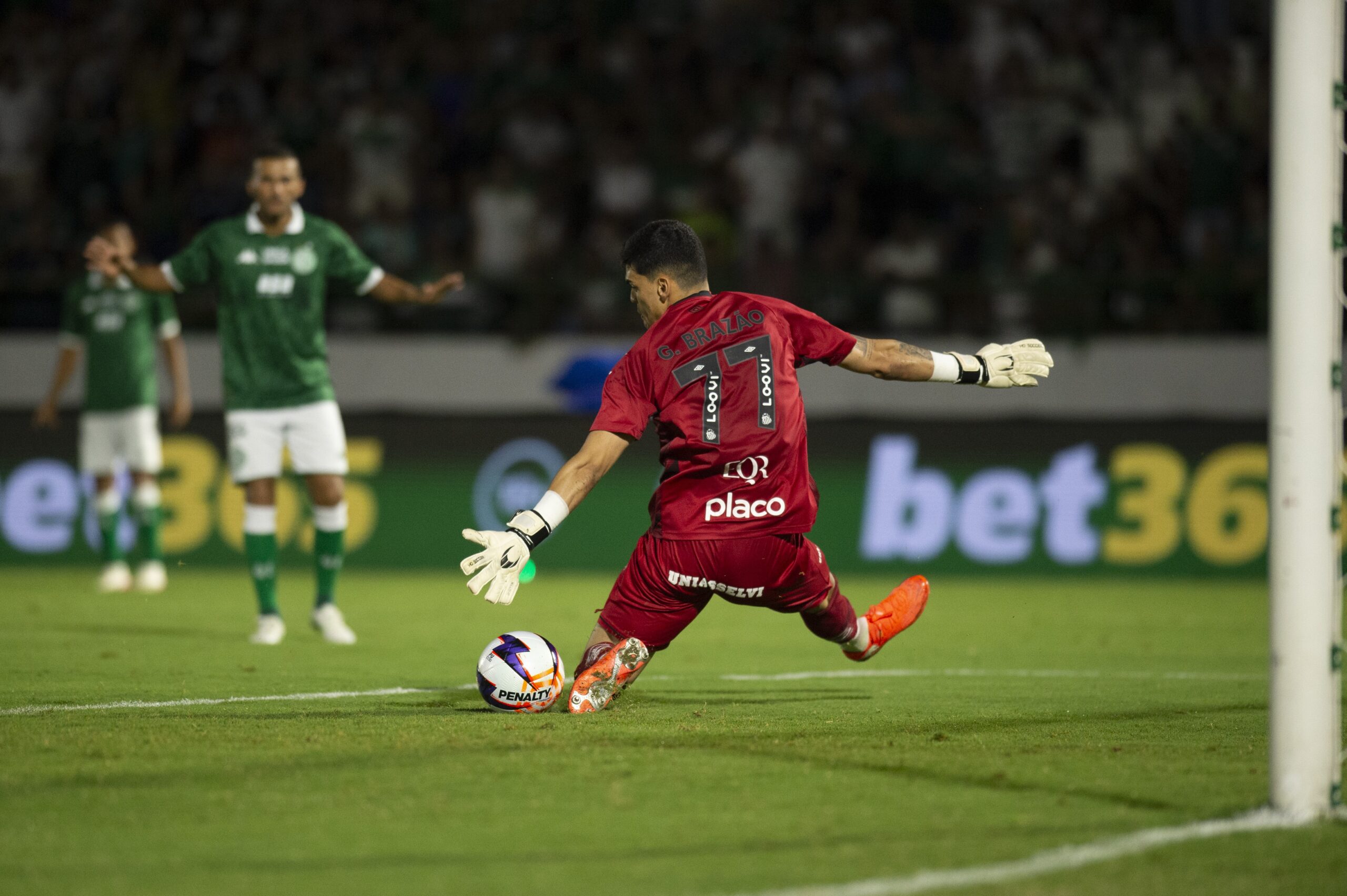 Atuações do Santos: Brazão pega pênalti, mas Escobar vacila no fim em empate; dê suas notas
