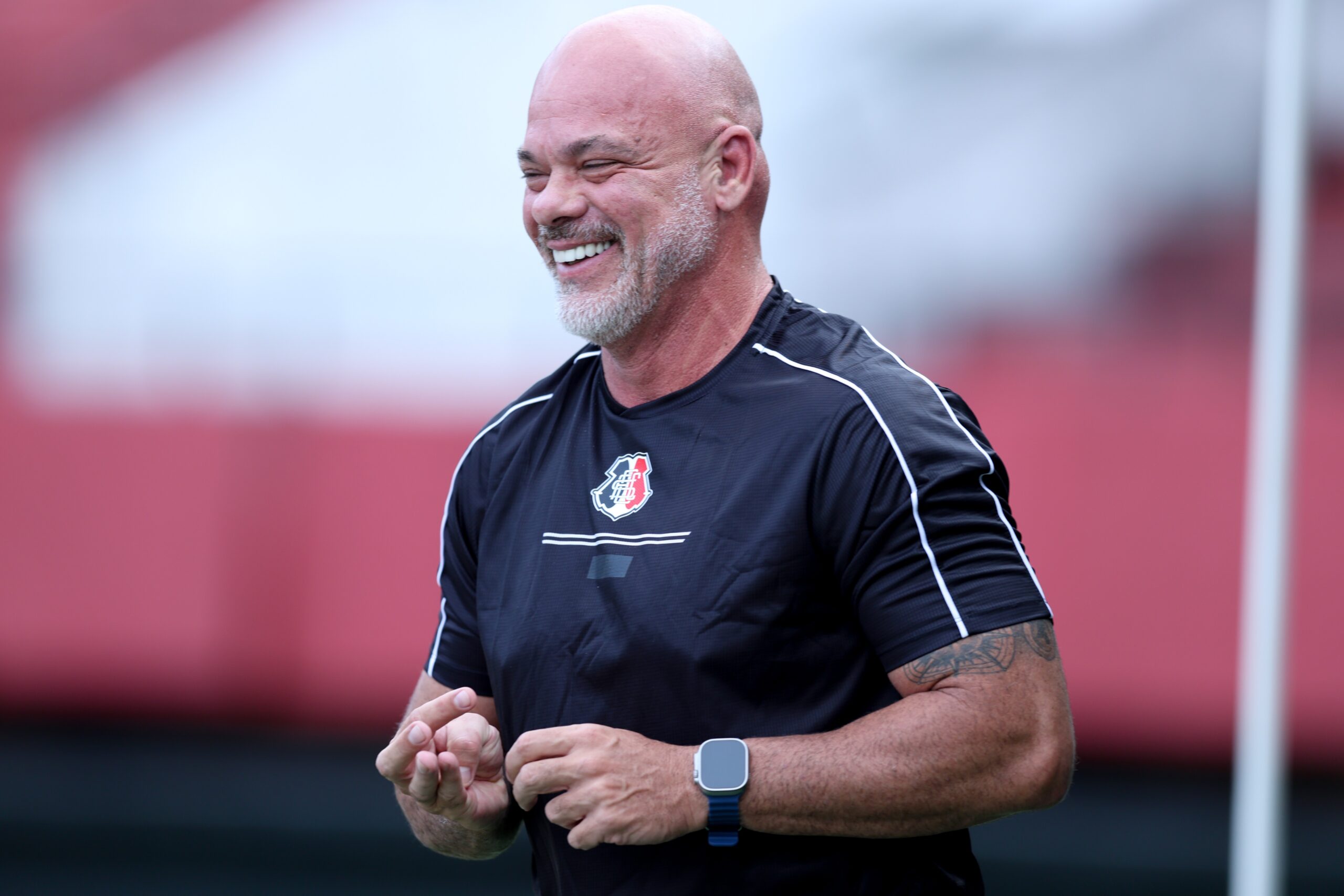 Do futsal do Vasco ao campo: conheça Fábio Cortez, técnico que comanda o Santa contra o Sport