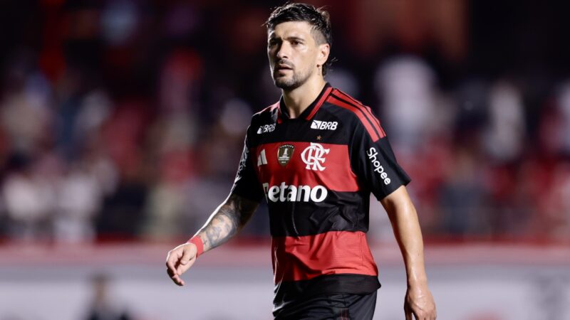 Arrascaeta justifica início ruim do Flamengo: “A gente está pagando um pouco do sucesso de 2025”