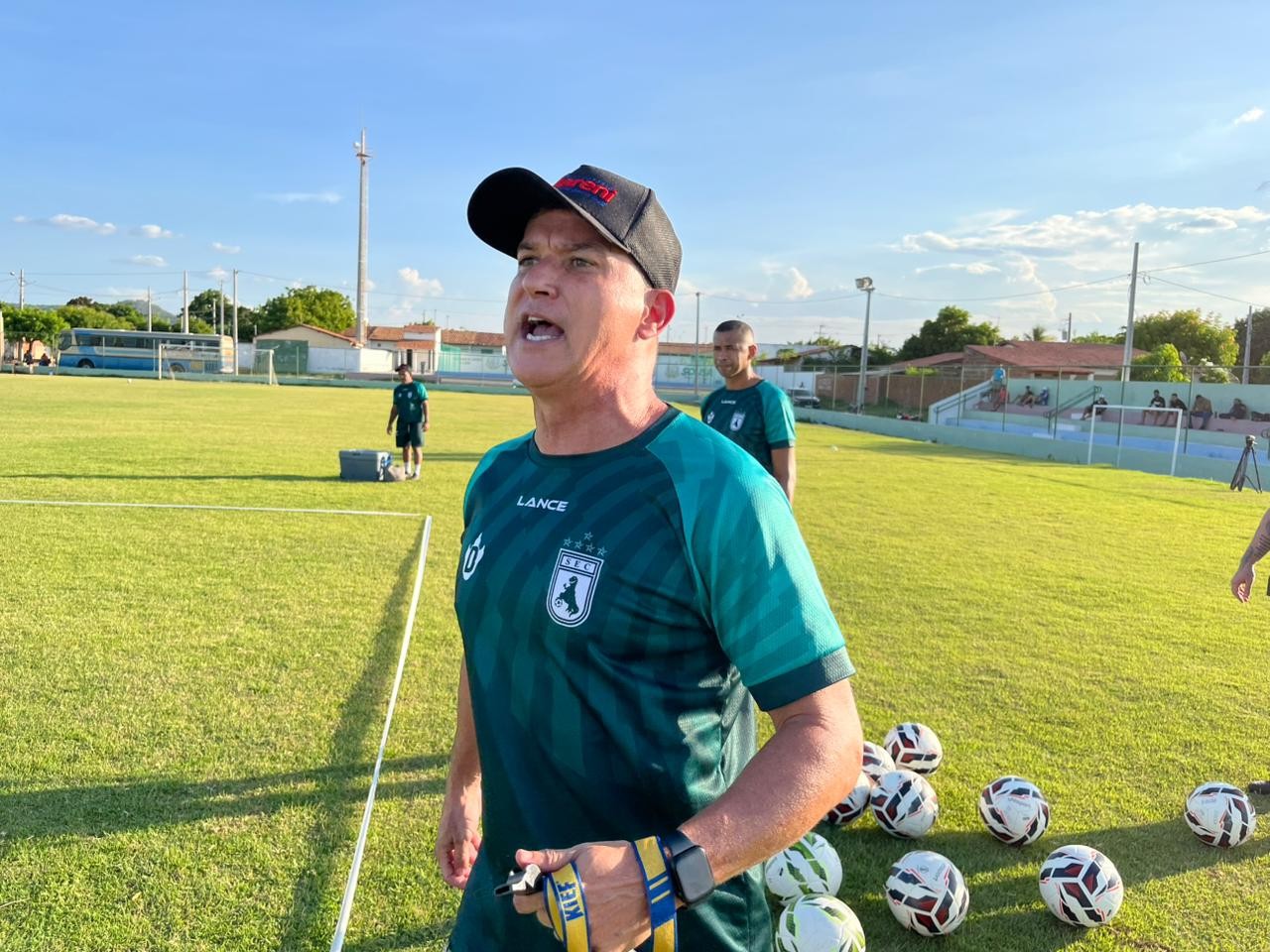 Alessandro Telles almeja novo título de Recopa, agora à frente do Sousa; entenda