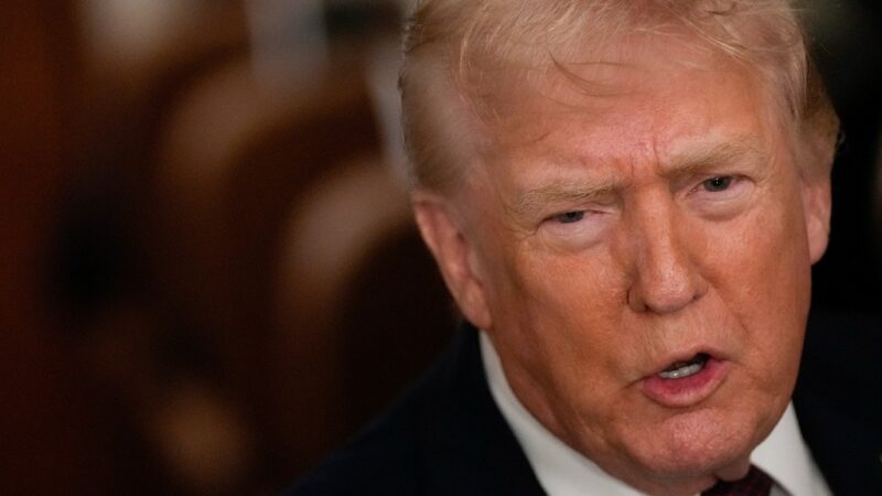 Powell está custando bilhões de dólares aos EUA, diz Trump após Fed manter juros inalterados