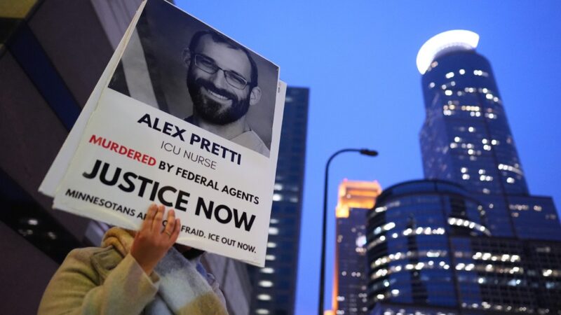 Trump chama enfermeiro morto em Minneapolis de ‘agitador’ após vídeo de briga com agentes do ICE