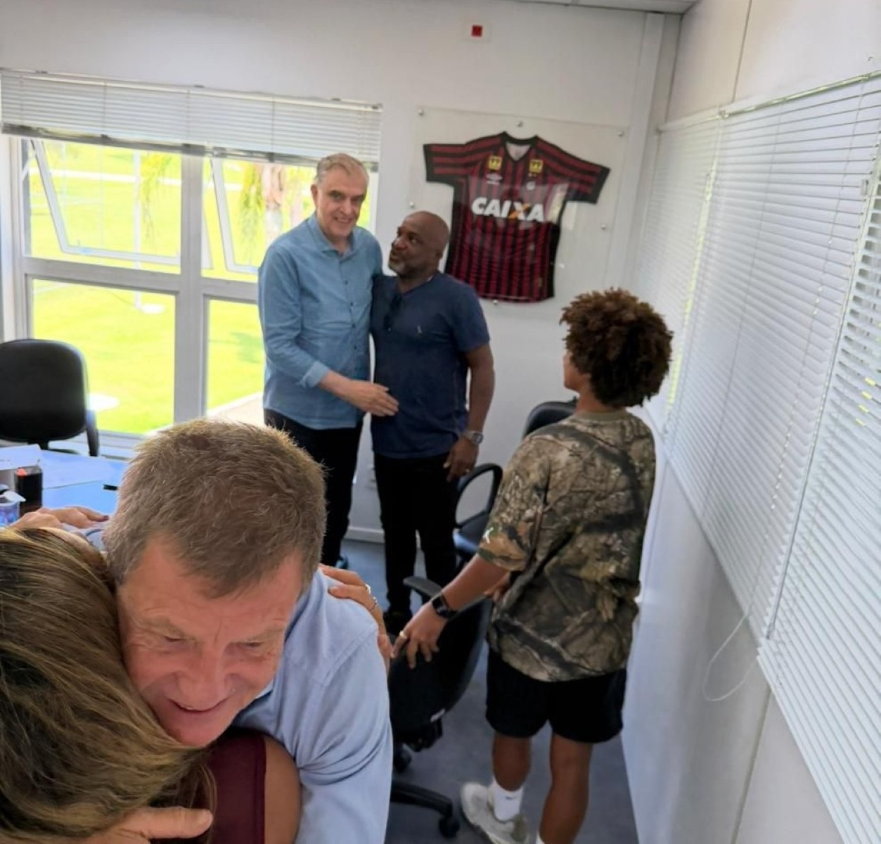 Bastidores: como o Athletico quase tirou Kauan Basile do Santos, com valores e carta de intenção