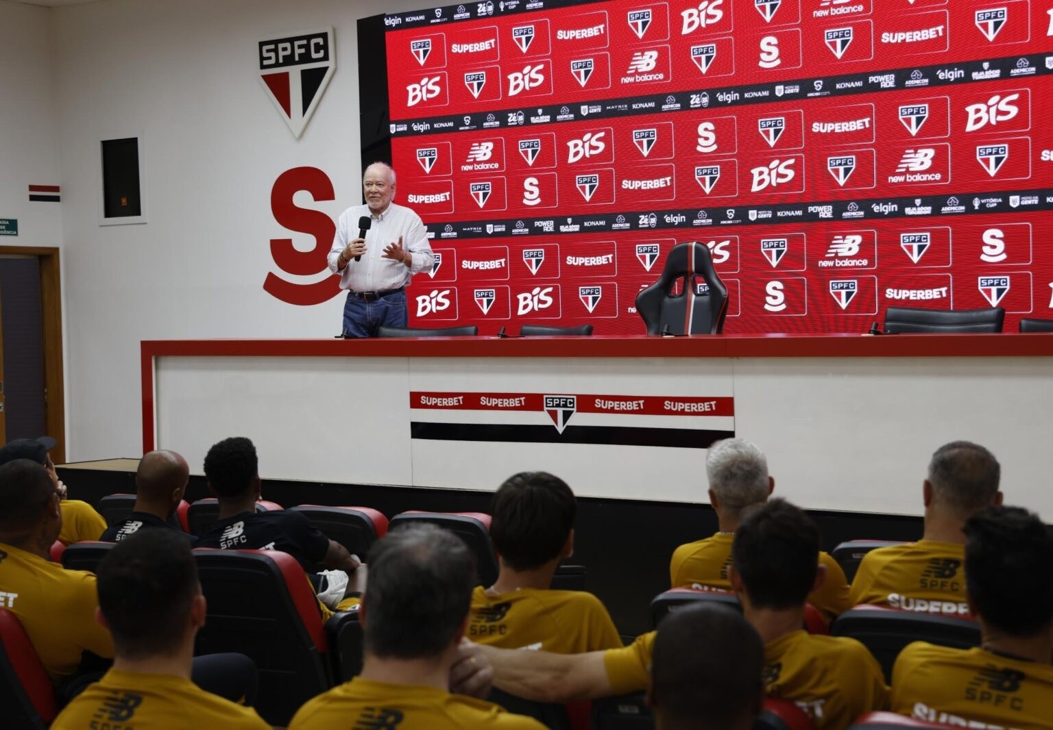 São Paulo prepara proposta para encerrar dívidas com jogadores