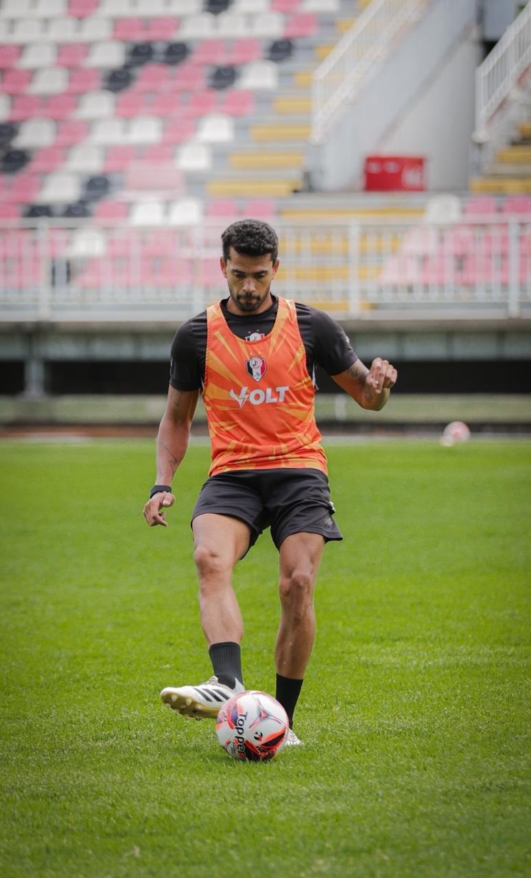 Joinville anuncia a contratação do zagueiro Brendon Lucas