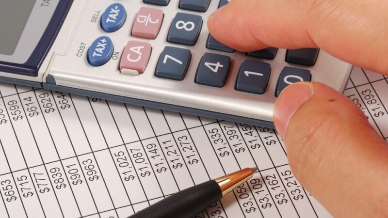 Entenda como se antecipar aos cortes de juros e preparar sua carteira de investimentos