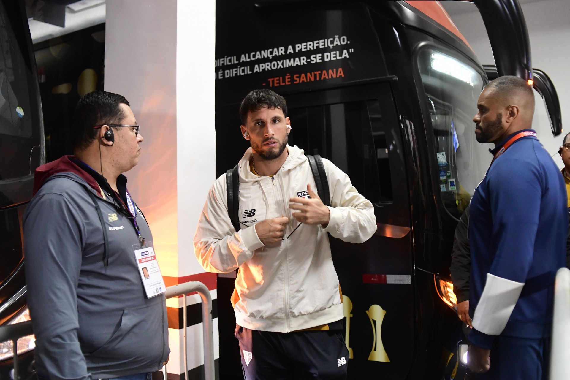 Escalação do São Paulo: Calleri é relacionado por Crespo; Lucas vira desfalque