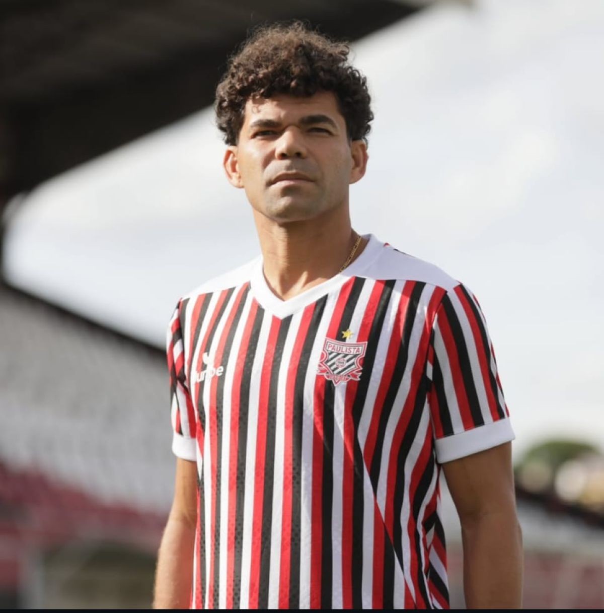 Henrique Dourado, Ralf, Vagner Love… veja medalhões espalhados pelo Brasil para os Estaduais