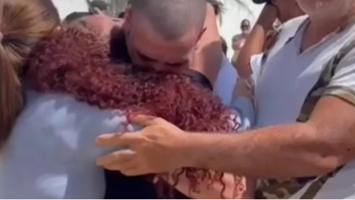 É #FAKE que vídeo mostre a libertação de 800 presos políticos na Venezuela após captura de Maduro; cena ocorreu em 2024