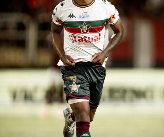 Lembra dele? Revelado pelo Botafogo, Rhuan estreia no Carioca com gol e reencontra clube