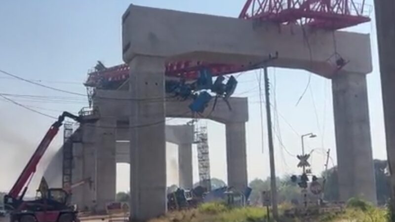 Ao menos 22 morrem após guindaste cair sobre um trem na Tailândia