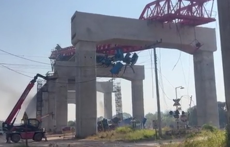 Ao menos 22 morrem após guindaste cair sobre um trem na Tailândia