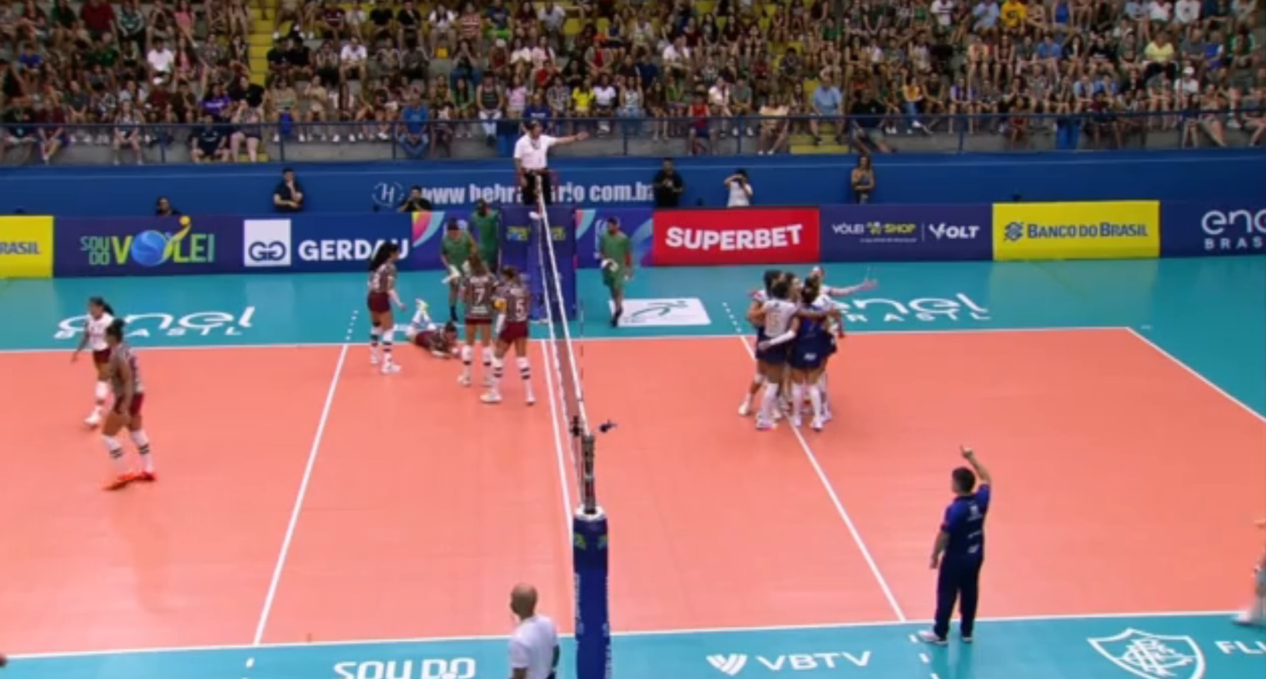 Minas atropela Fluminense fora de casa, vence set por 25 a 9 e segue vice-líder na Superliga