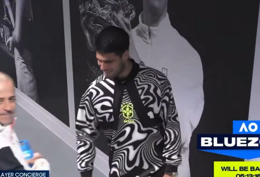 Australian Open: Alcaraz usa roupa do Brasil, é pedido em casamento e vai às quartas; Stefani brilha