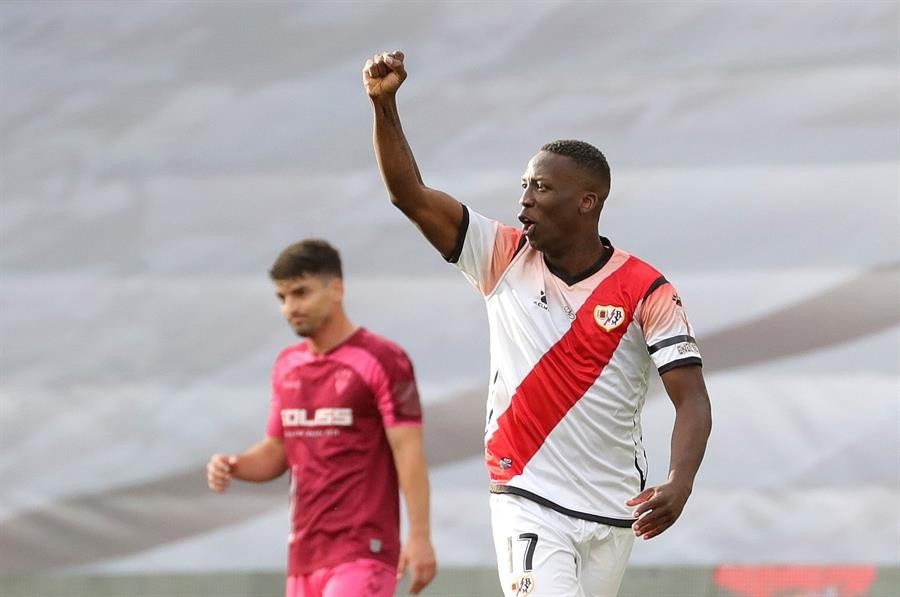 Advíncula, ex-Boca Juniors, acerta com Alianza Lima e vai jogar com Paolo Guerrero