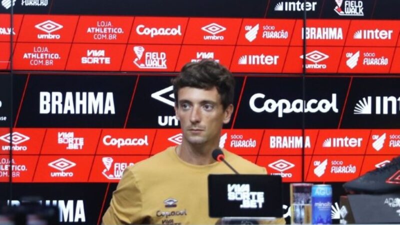 João Correia minimiza derrota do Athletico e exalta Aspirantes: “Melhor do Brasil”