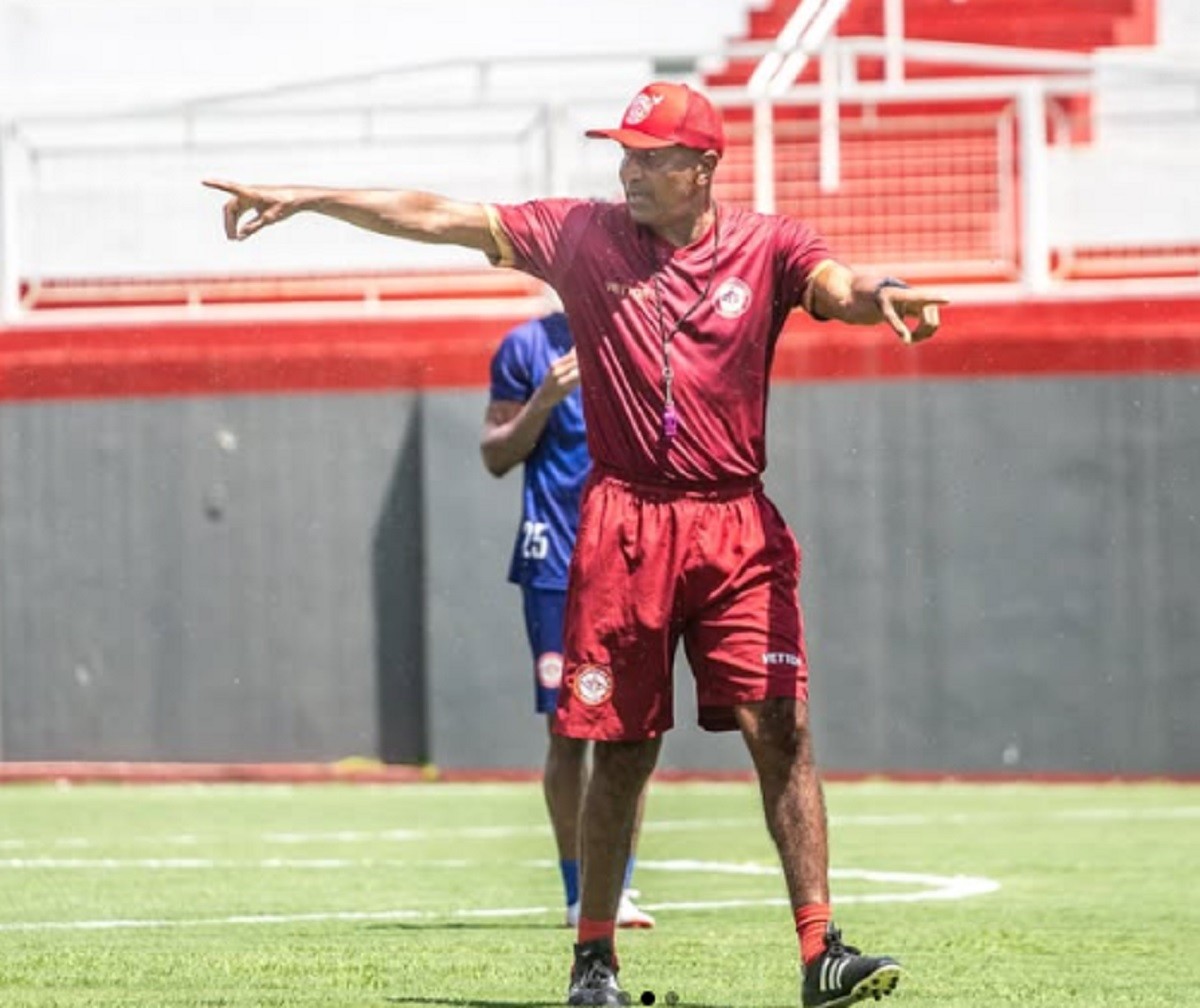 Cristóvão Borges aposta em projeto e vive calmaria do interior após três anos fora do mundo do futebol