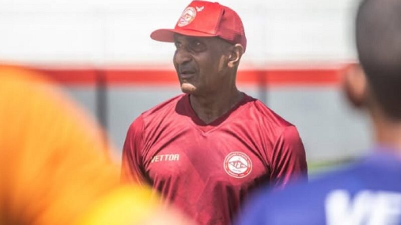 Cristóvão Borges critica 3ª expulsão em quatro jogos no Tombense: “Compromete o trabalho”