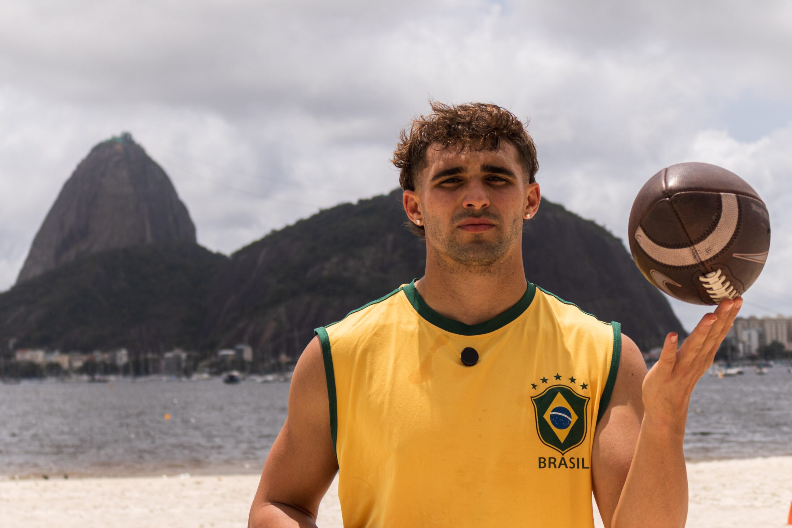 Davi Belfort ambiciona “dominar” em UCF para abrir caminho à NFL