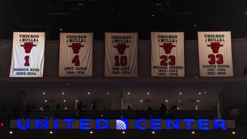 Bulls vencem Celtics com cesta no último segundo e aposentam camisa de Derrick Rose